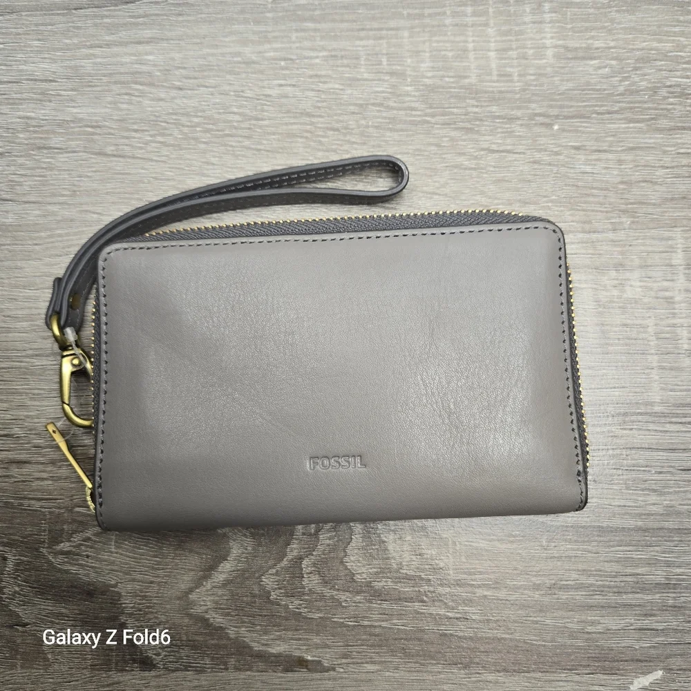FOSSIL RFID Leather Zip Wallet Wristlet‎ Gray Pebbled Gold Hardware Organizer